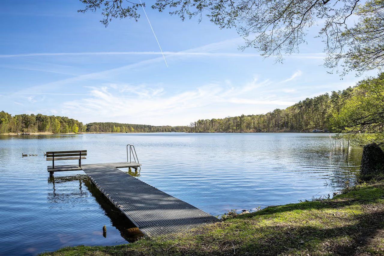 Holzsteg am See, Ferienhaus Haussee in Himmelpfort, Brandenburg
