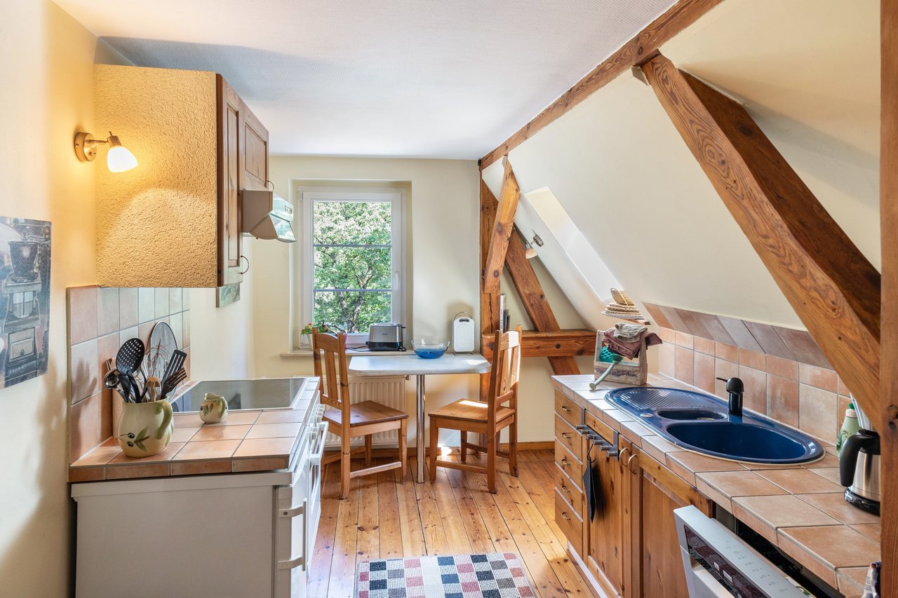 Küche mit Essplatz unter der Dachschräge, Ferienwohnung für 6 Personen 80 M² in Potsdam, Brandenburg, Groß Glienicke, Potsdam, Brandenburg