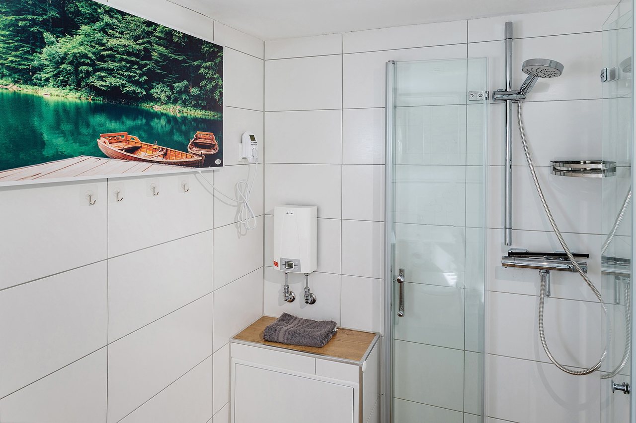 Badezimmer mit Dusche, Ferienhaus Am Schwielochsee 1 in Schwielochsee, Brandenburg