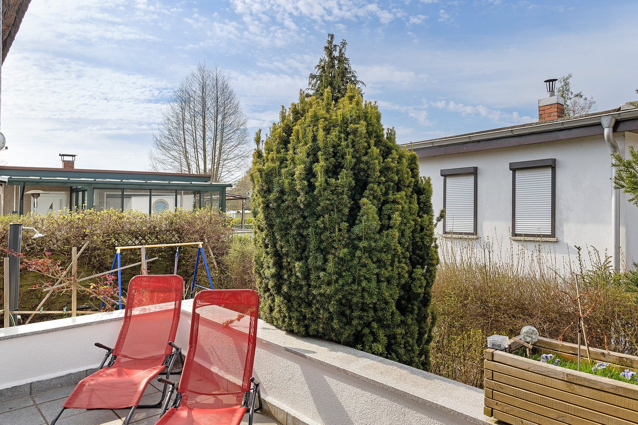 Garten mit Spielgeräten, Ferienhaus Am Schwielochsee 2 in Schwielochsee, Brandenburg