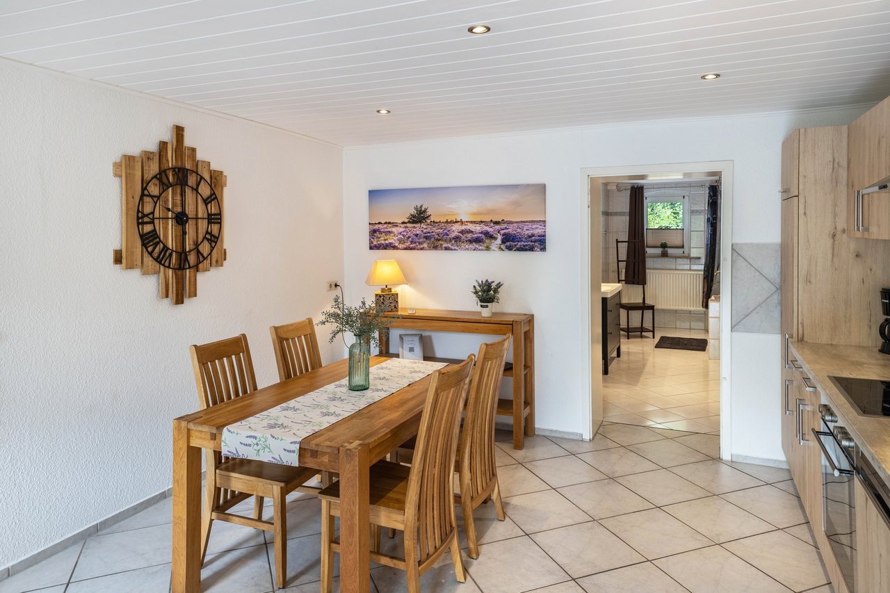 Essbereich mit Blick zur Küche, Ferienwohnung An der Wublitz in Werder, Brandenburg