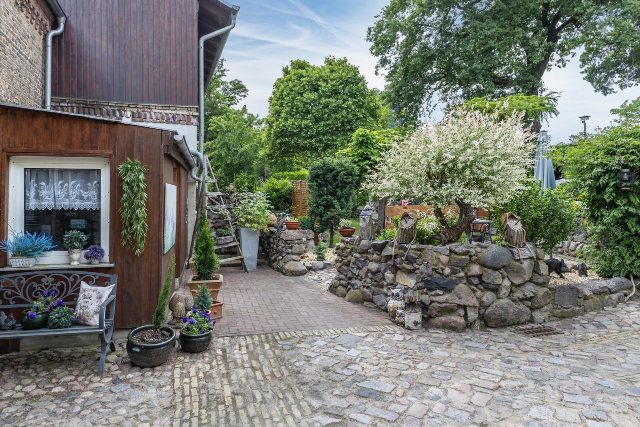 Innenhof mit Steingarten, Ferienwohnung An der Wublitz in Werder, Brandenburg