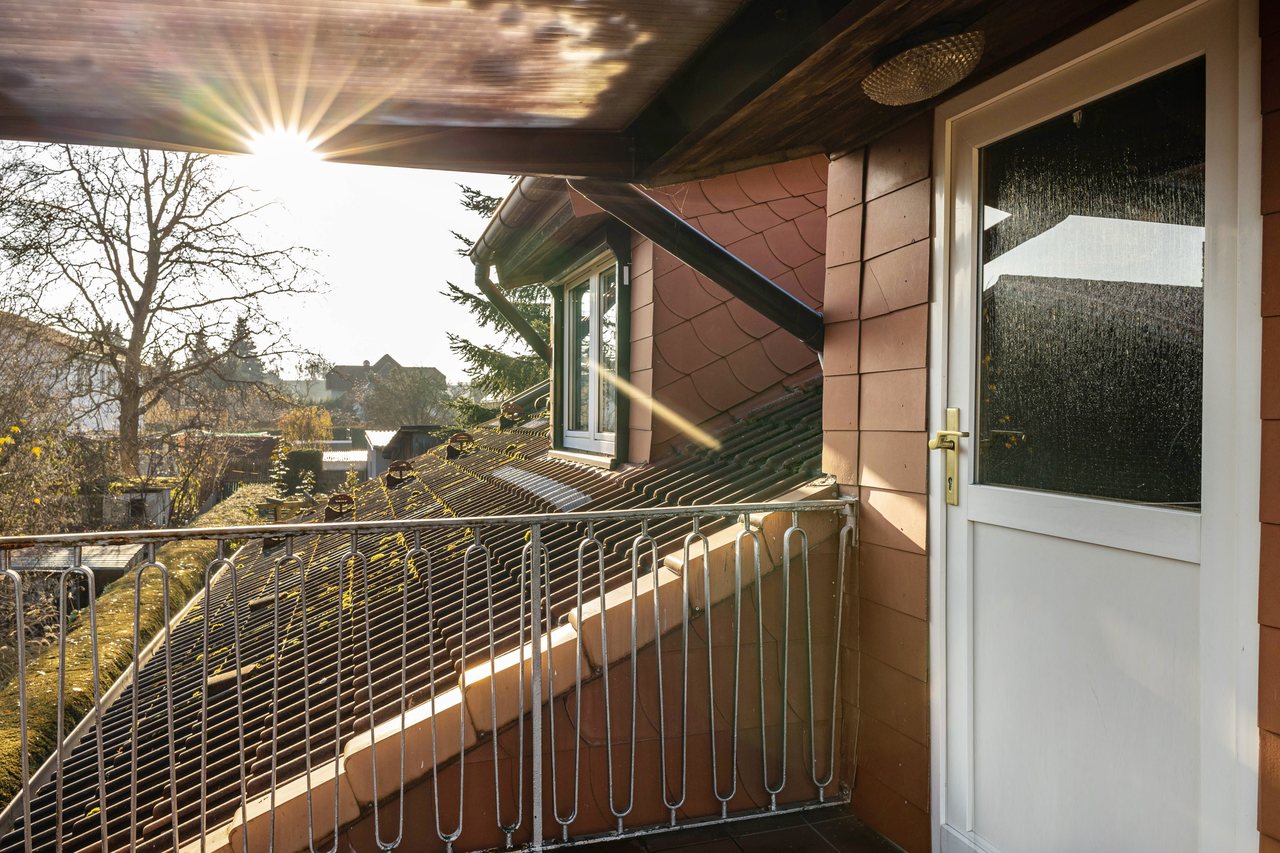 Balkon mit Blick über die Dächer, Ferienwohnung Viering in Bernau, Brandenburg