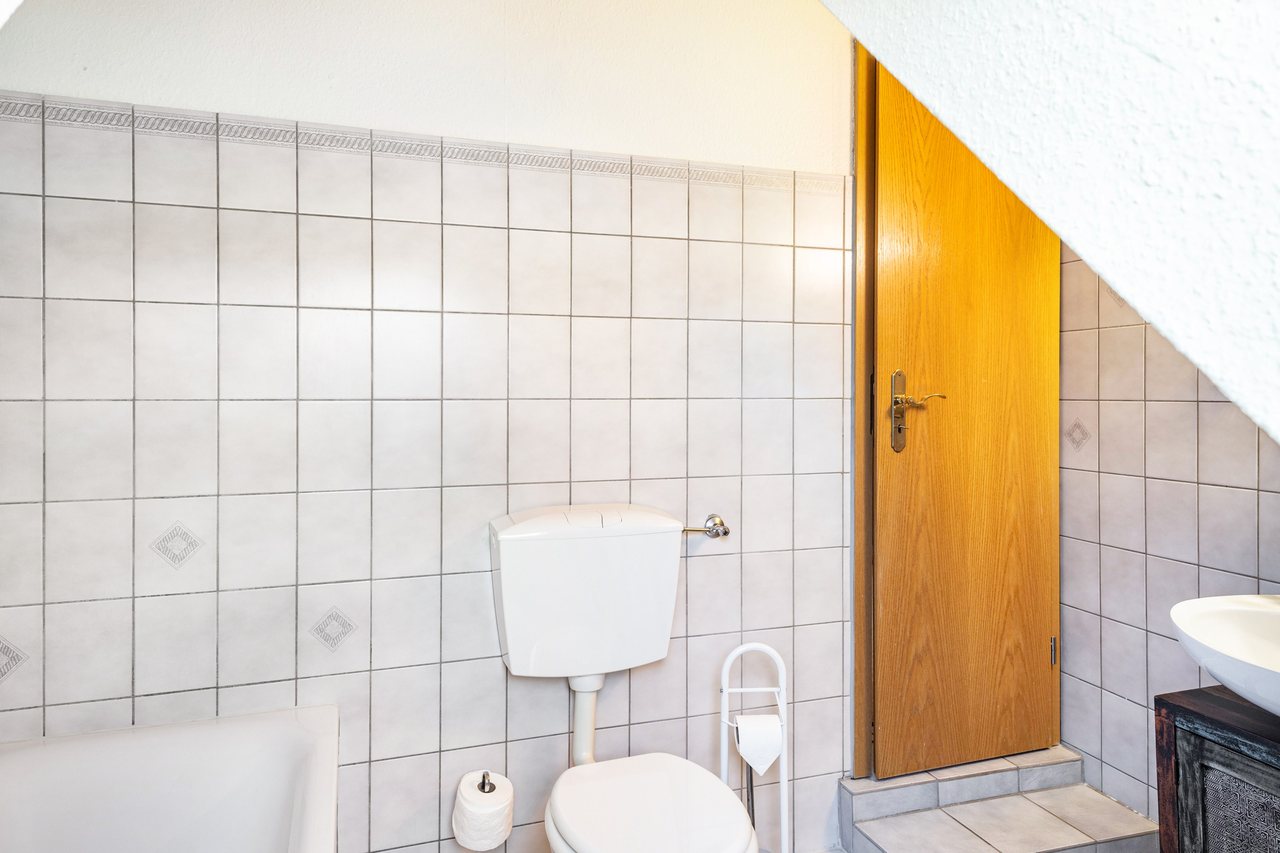 Badezimmer mit WC, Ferienwohnung Viering in Bernau, Brandenburg