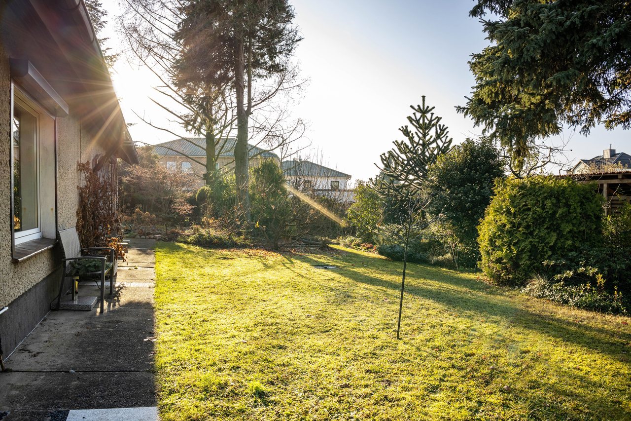 Garten mit Bäumen, Ferienwohnung Viering in Bernau, Brandenburg